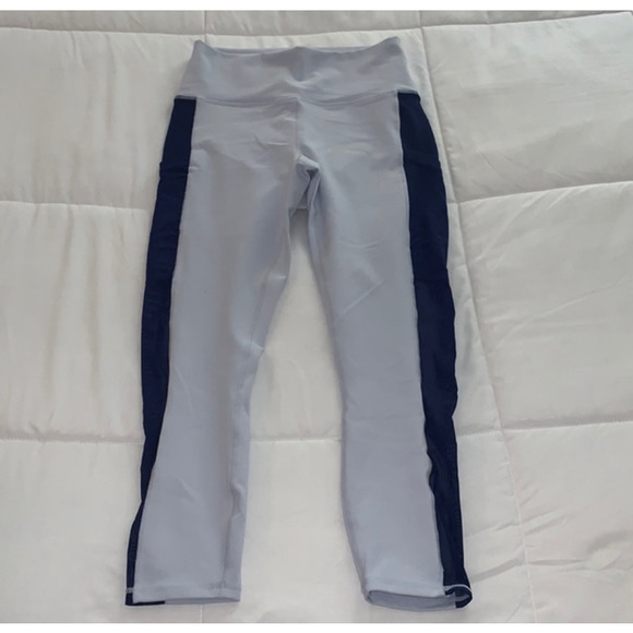 Fabletics Kate Hudson Blue Mila Pocket Capri Leggings - Picture 10 of 12